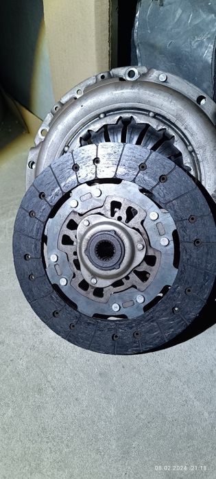 Продам комплект сцепление на Volvo v50 d 1,6 D2 2011 года