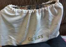 Mala da Guess genuina e com porta moedas igual