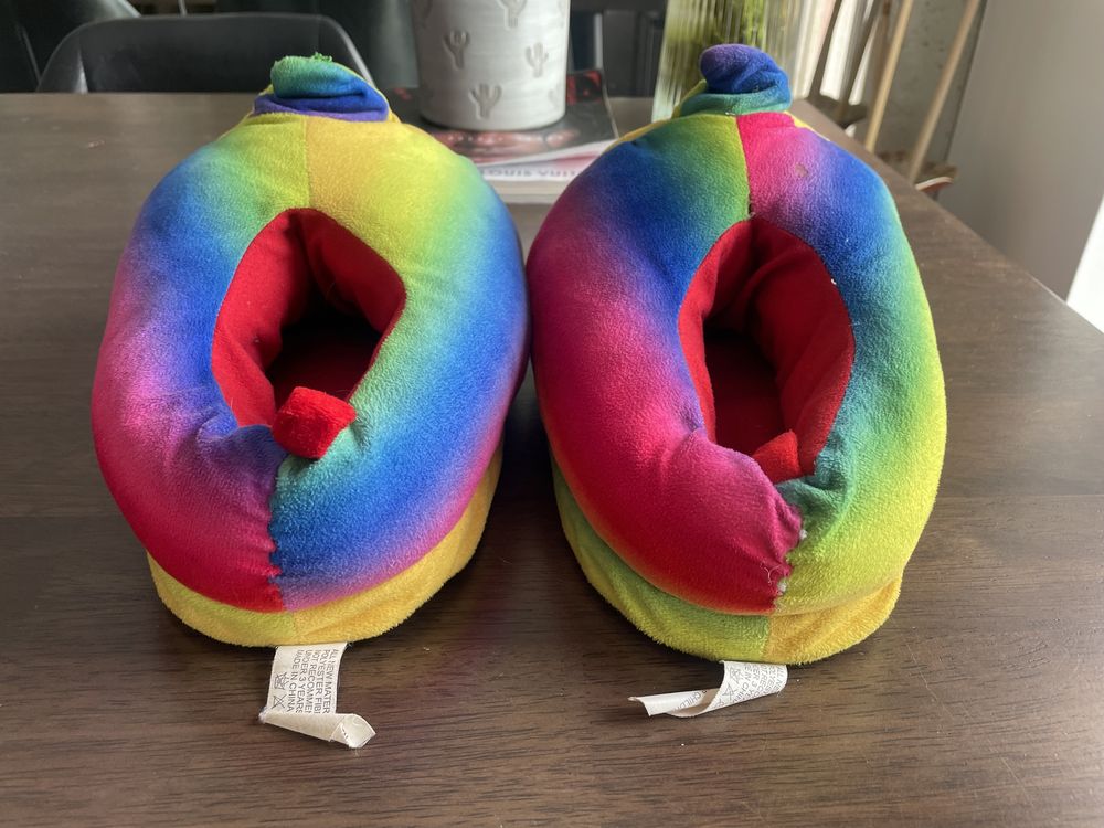 Pantufas inverno emoji e preguiça 37
