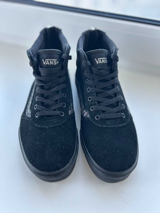 Кросiвки хайтопи Vans EUR35