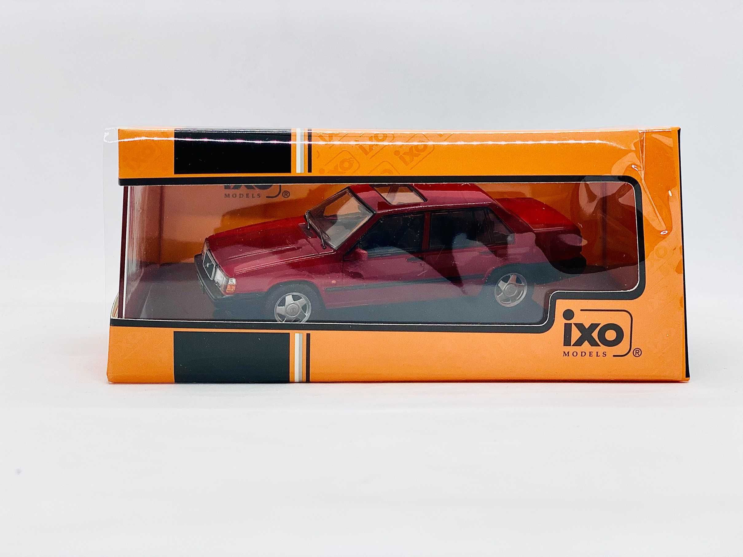 Модель Volvo 940 Turbo 1990 1:43