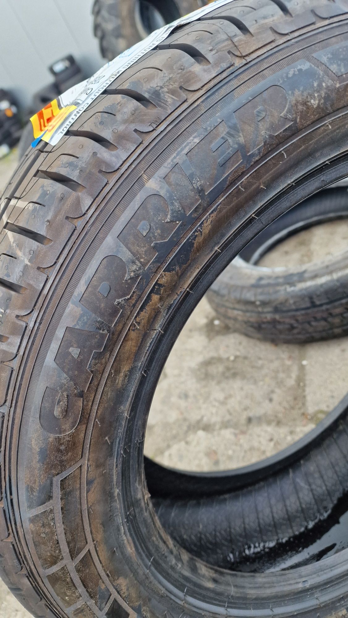 195/65r16c Pirelli Carrier