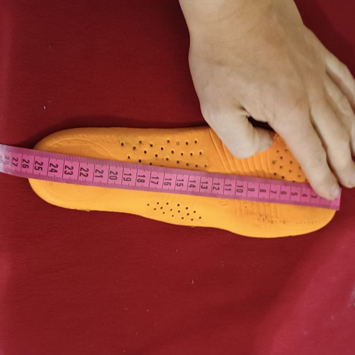 Buty Saucony sportowe do biegania treningowe roz,39,
2. Spodnie McKinl