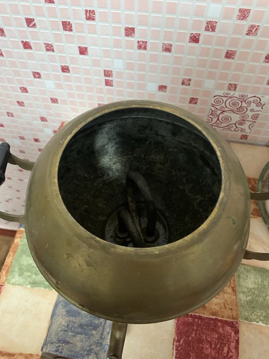 Проється електричний самовар