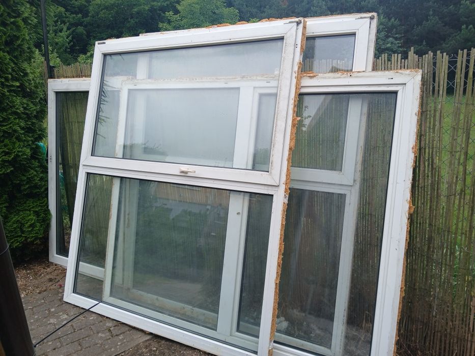 Okna PCV  różne  białe