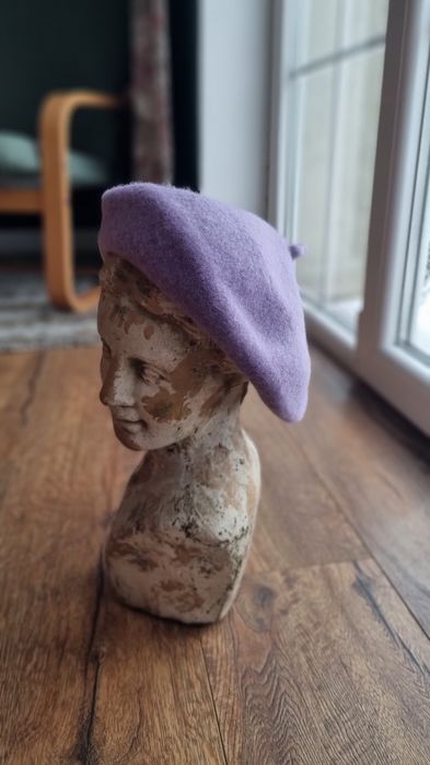 Liliowy beret, nowy bez metki