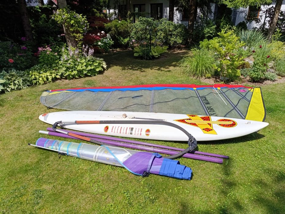 Deska windsurfingowa blieriot 330 bom maszt, dwa żagle 7,1 i 5,5 metra