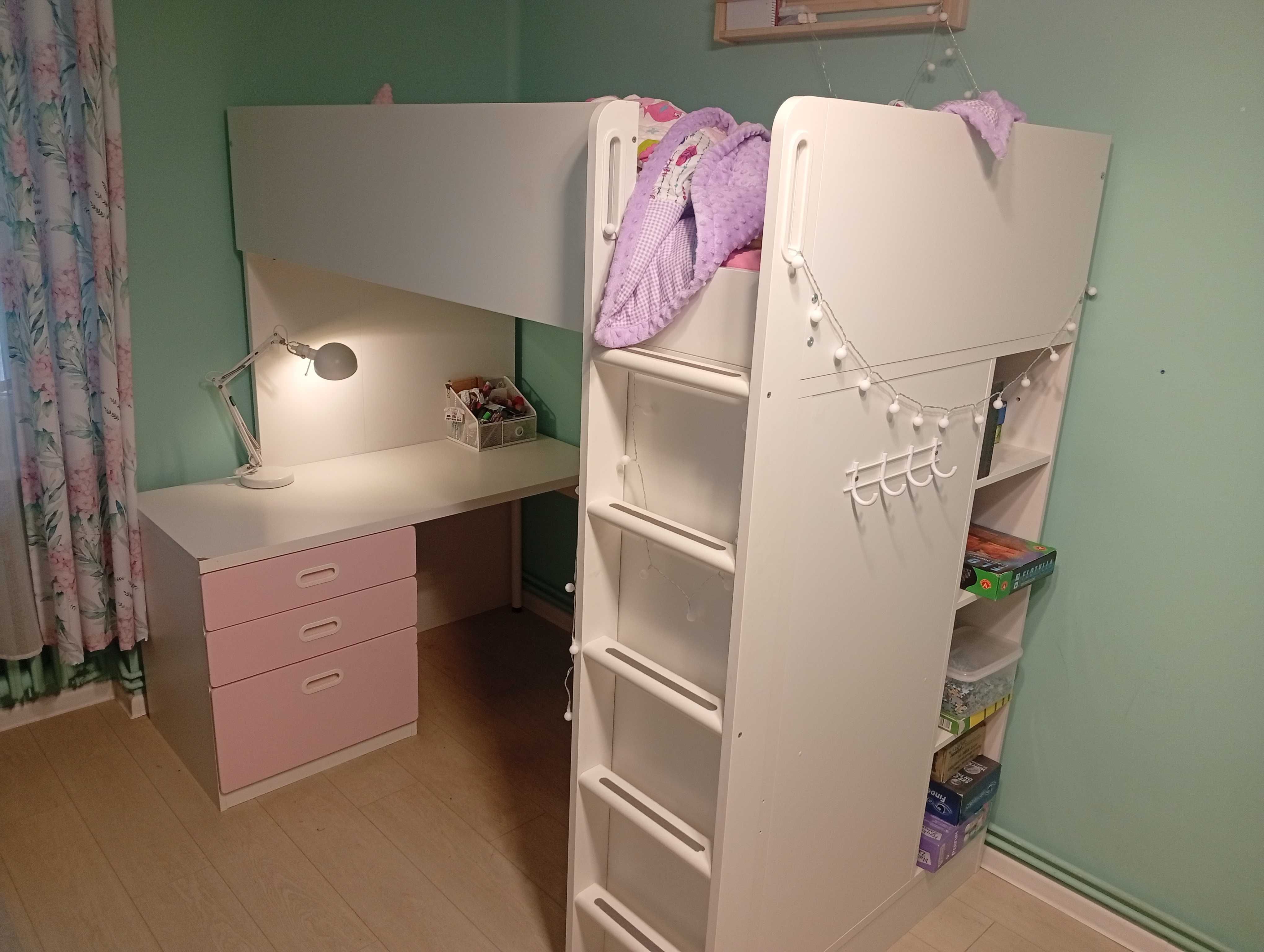 Komplet Ikea Stuva łóżko na antresoli z szafą i biurkiem biało-różowe