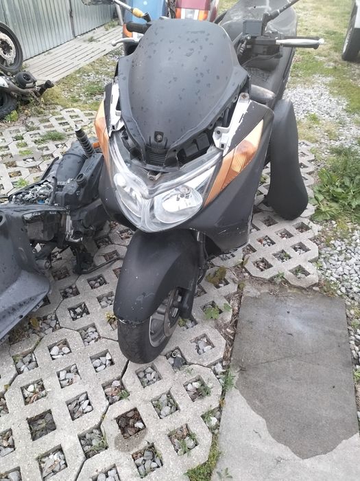 Suzuki Burgman 400 silnik,plastiki,lampy,zawieszenie,czacha