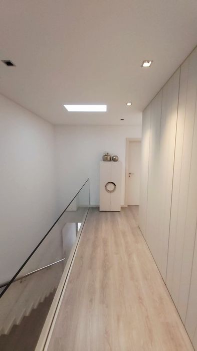 Moradia geminada T3 com jardim e garagem p/ 4 carros-Oliveira S Mateus