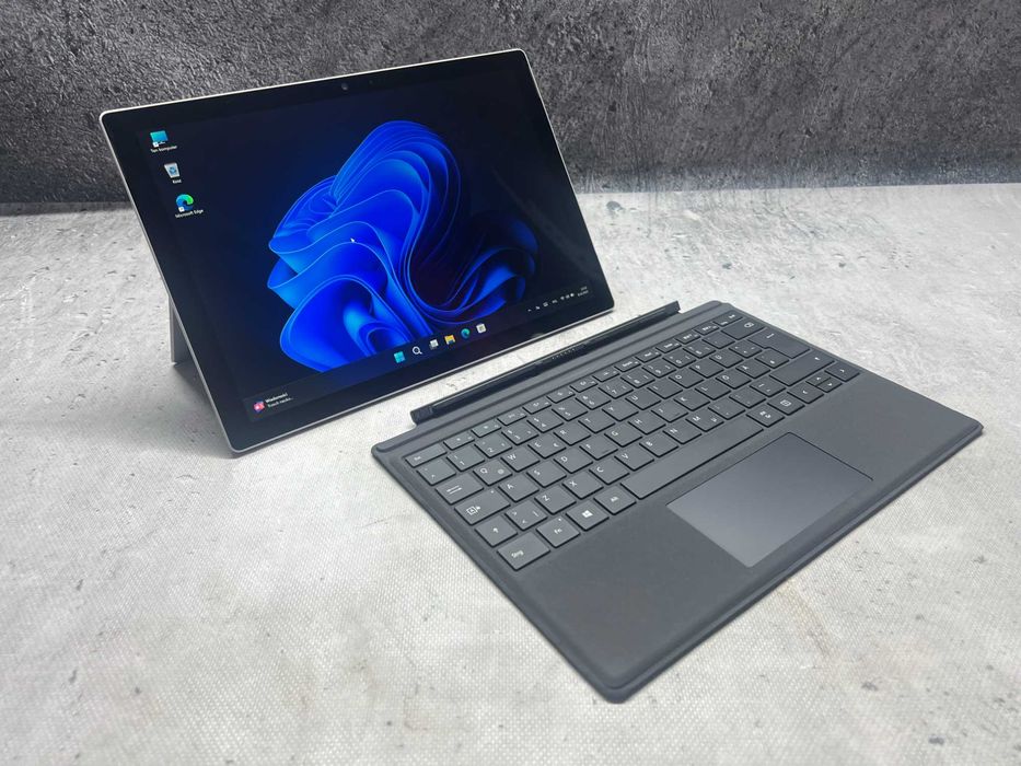 Microsoft Surface Pro / i7 7660u 4.0GHz / 8GB DDR4/ 256SSD/ 12.3 2.8K