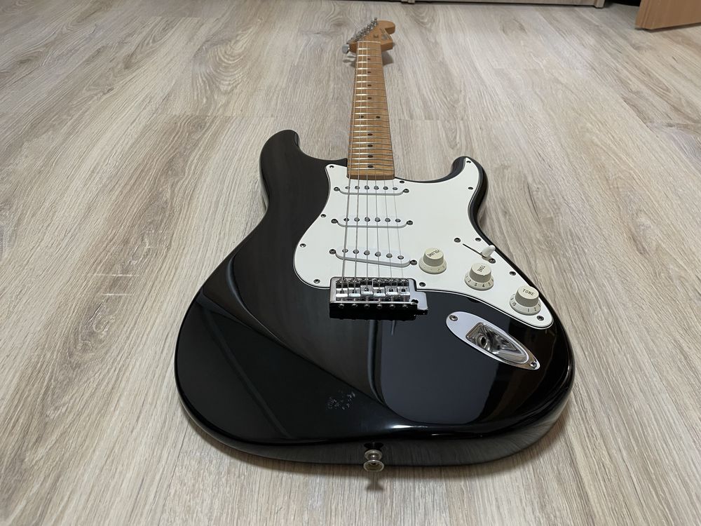 Електрогітара Fender Standard Stratocaster MIM