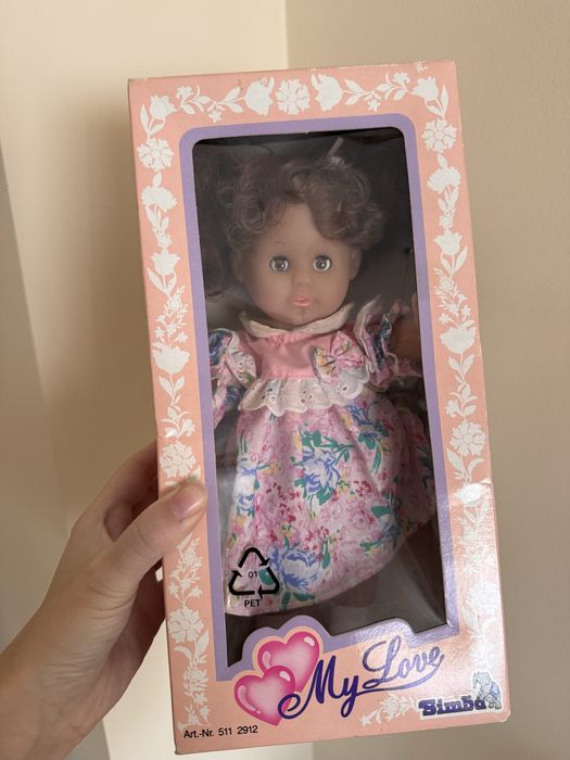 Boneca em caixa