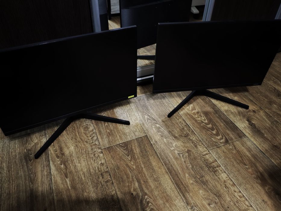 Монитор Samsung LF24T350FHRXEN