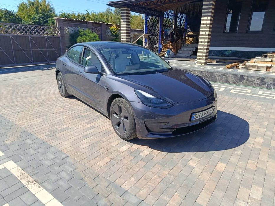 Оренда tesla m3 тесла модел 3