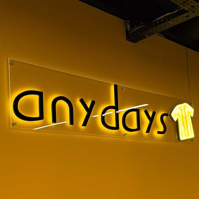 Reklama zewnętrzna • Kasetony • Litery 3D • Neony • Meble z logo