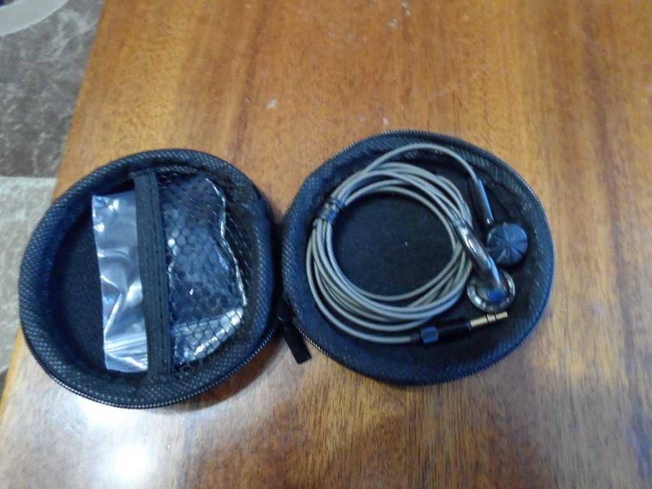 Продам дротові навушники вкладиші EP4 - 300ом