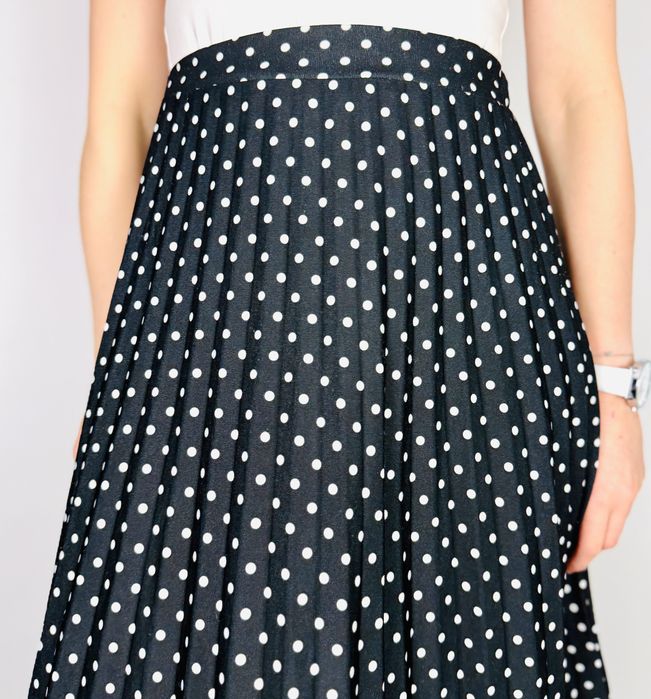 Czarna plisowana spódnica w grochy midi XS 34