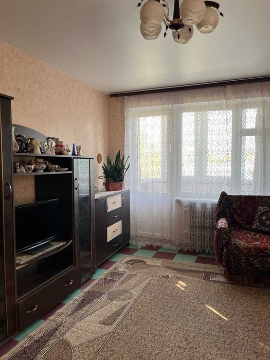 Продам 1 к квартиру на ж\м Левобережный -3     Караван