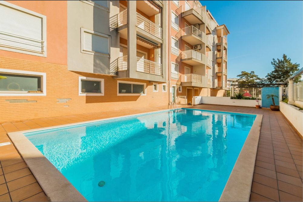 Apartamento T2 para ferias condominio fechado com garagem