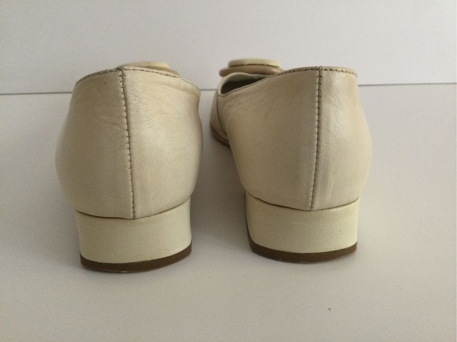 Buty na płaskim obcasie w stylu lat 60. - rozmiar 36