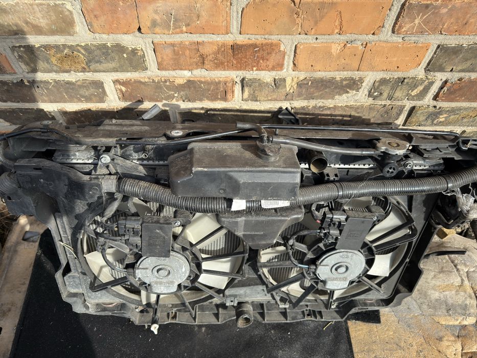 Передня панель телевізор касета радіаторів Mazda 3 BM 2013- 2,2 дизель