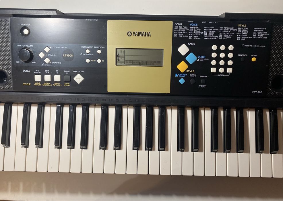 Синтезатор Yamaha YPT 220 ідеальний стан! терміново