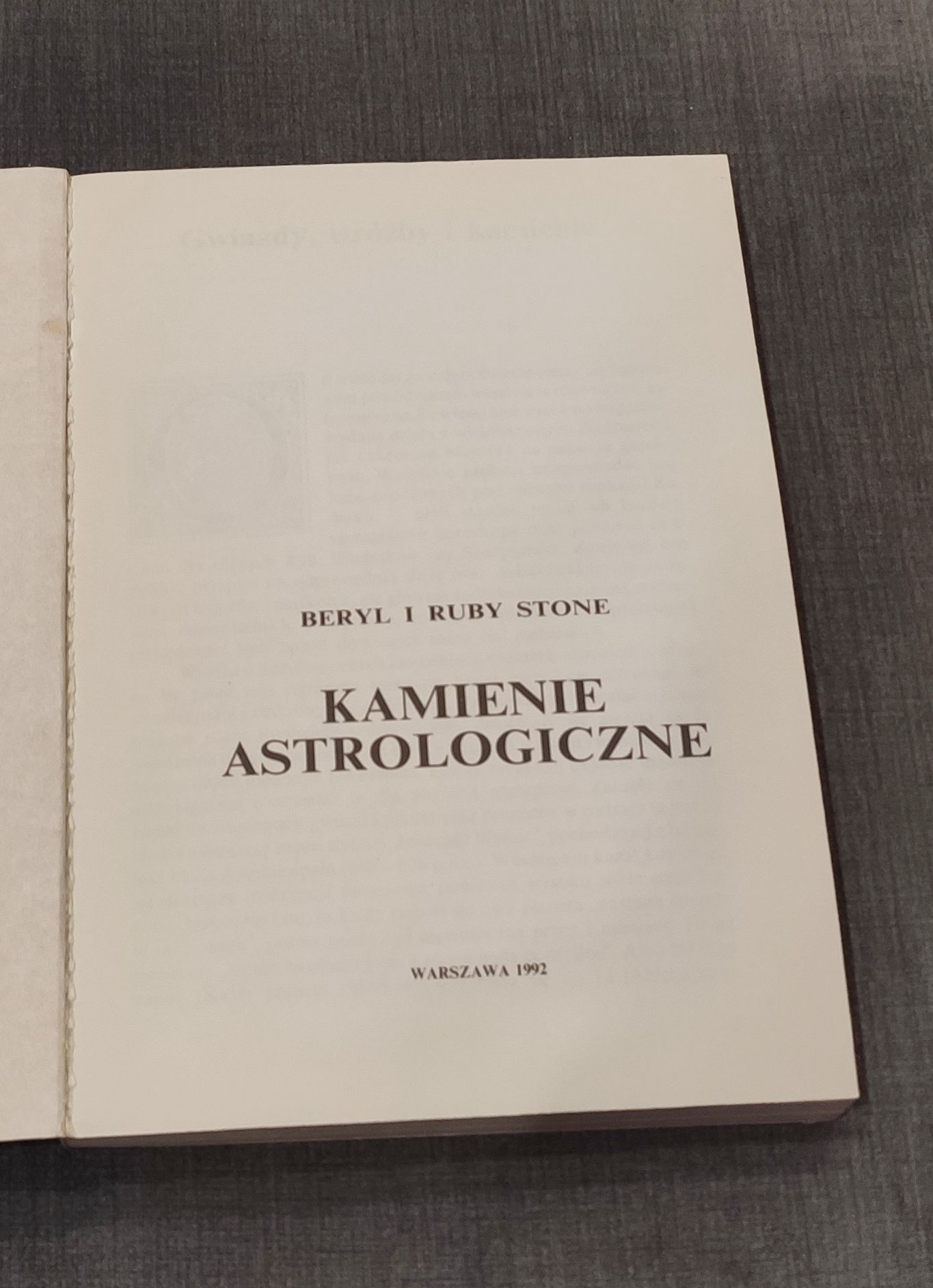 Książka Kamienie Astrologiczne Beryl i Ruby Stone