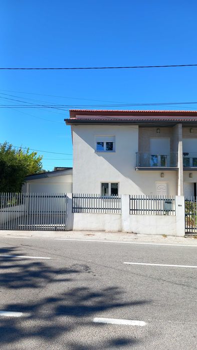 Moradia T2 em Viseu, com churrasqueira e piscina