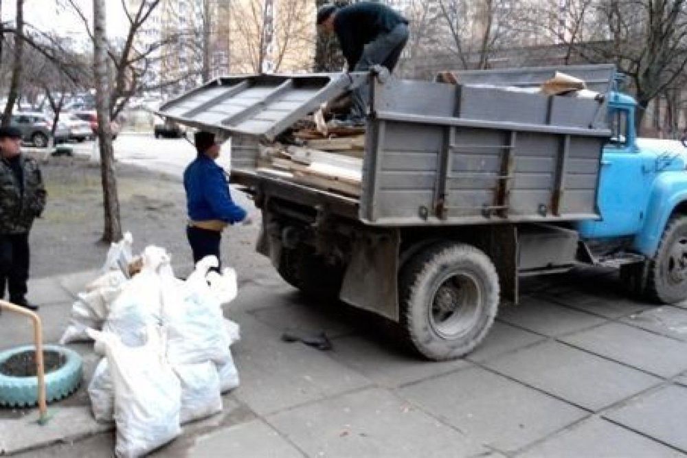 Вивіз будівельного сміття.