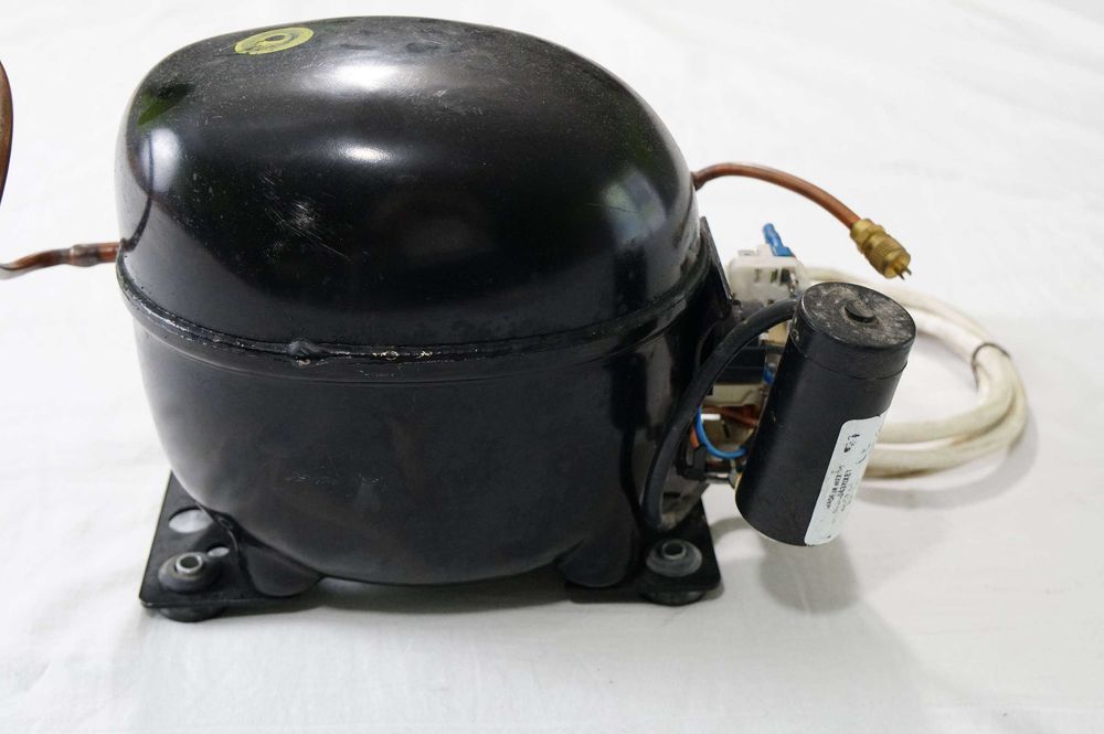 Sprężarka hermetyczna chłodnicza tłokowa EMBRACO NEK6181GK 600W/-10*C
