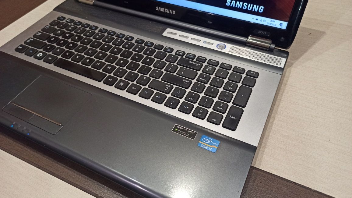 Samsung laptop SSD 256gb 8gb grafika 2gb ram praca nauka