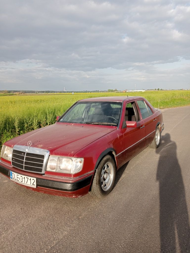 Mercedes Benz W124. 2,5