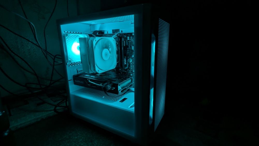 Ігровий ПК   Ryzen 7 5700X 16gb Rx 5700 xt SSD 500gb