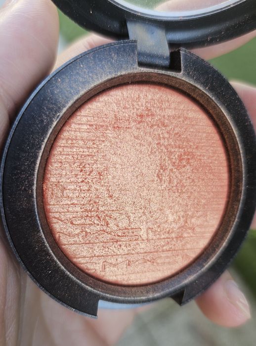 Mac telling glow róż extra dimension