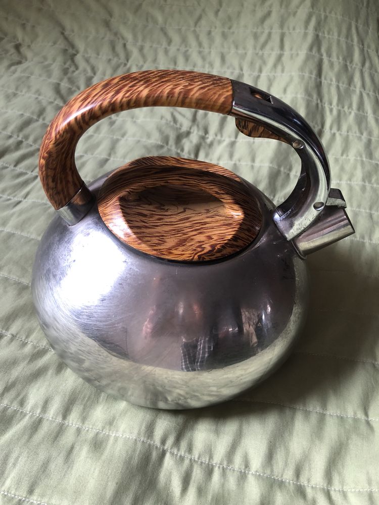 Чайник из нержавеющей стали б/у Bergner