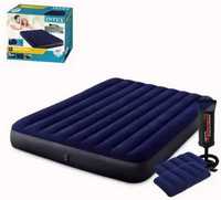 Двоспальний надувний матрац, з двома подушками та ручним насосом Intex