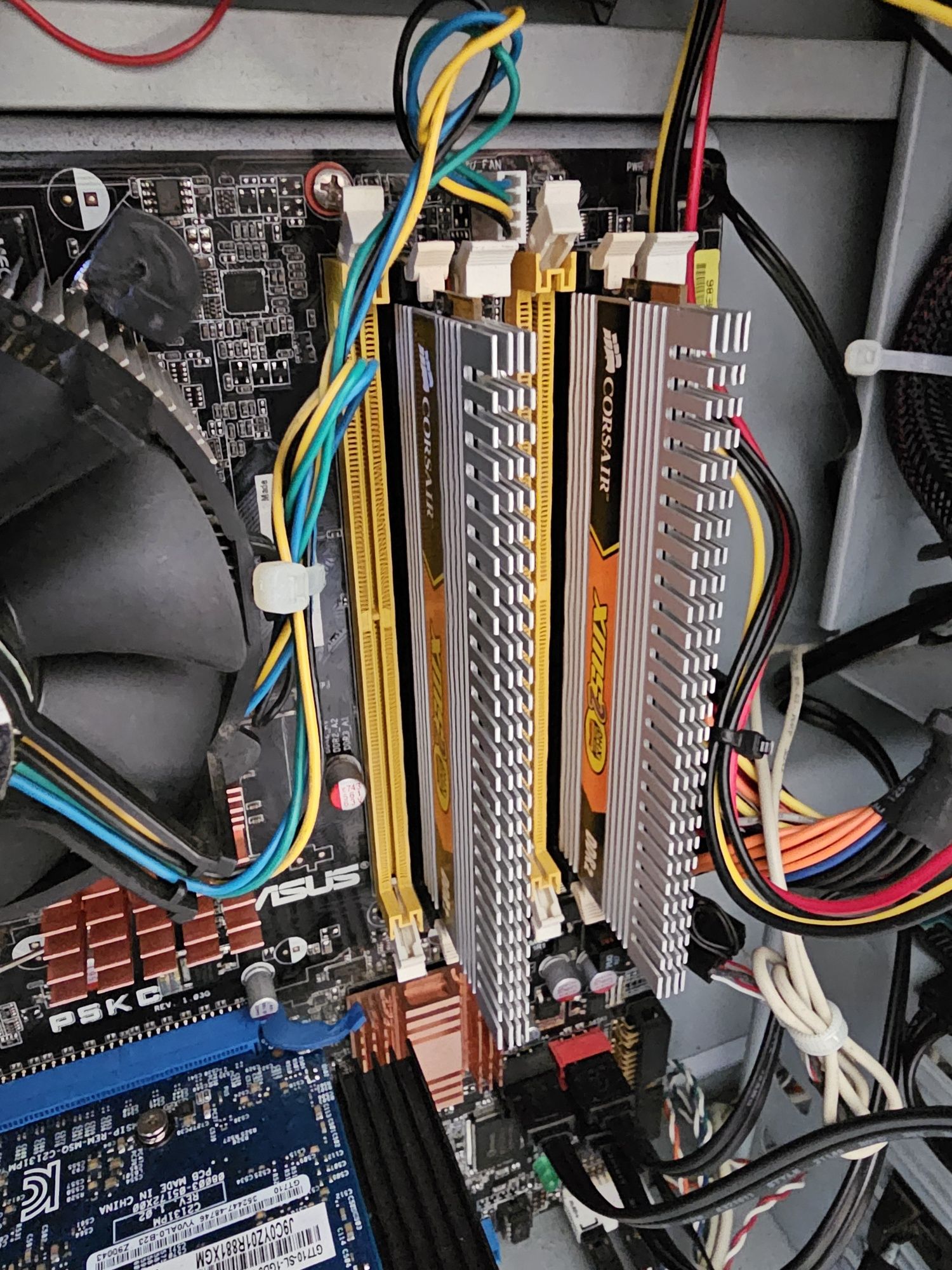 Computador completo.
