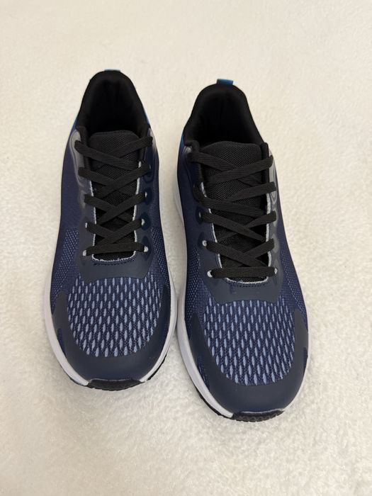 Новые мужские кроссовки 43 р 27.5см