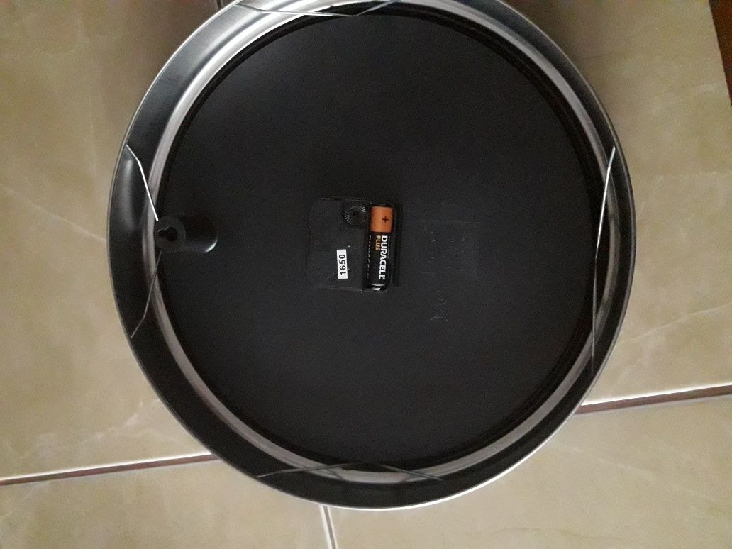 Duży zegar ścienny, Quartz