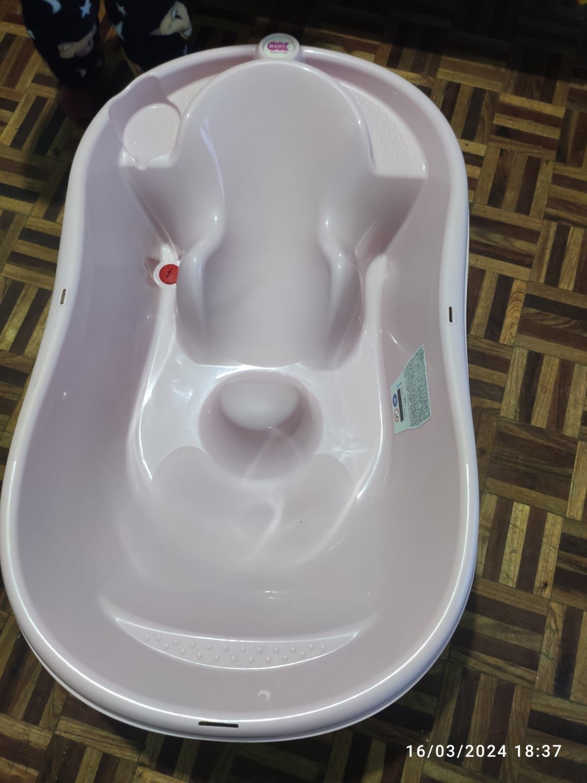 Bathtub for infants