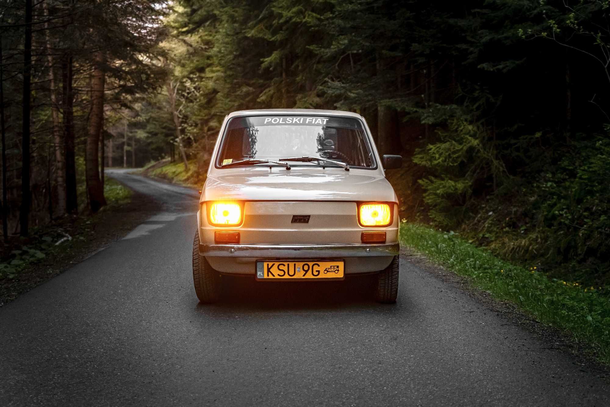 Wynajem klasycznego samochodu Fiat 126p - auto do ślubu