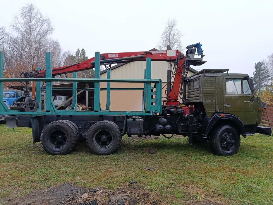 Продам камаз лісовоз