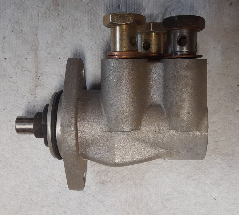 Pompa zasilająca paliwo ursus zetor nowa