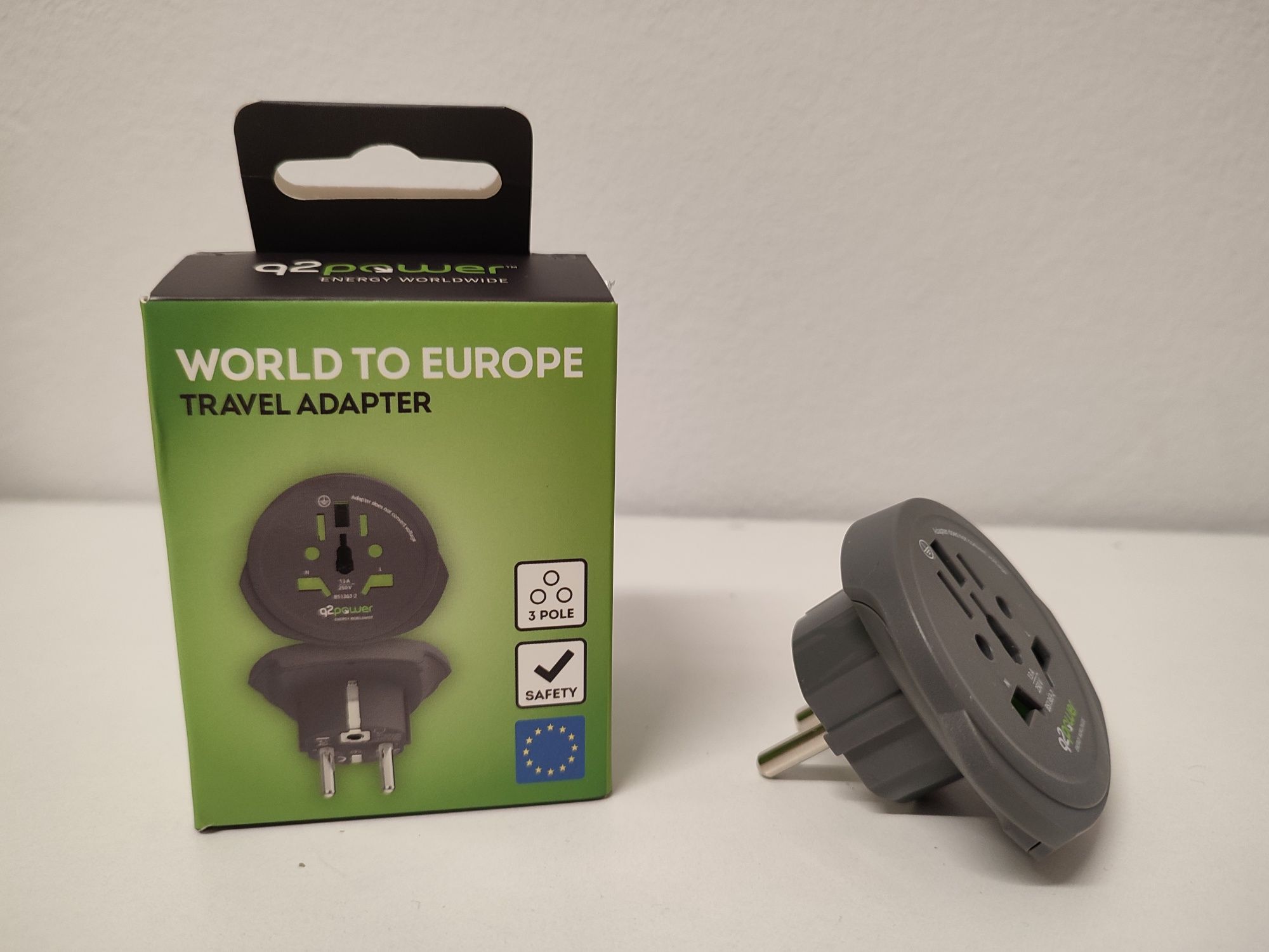 Travel adapter UE