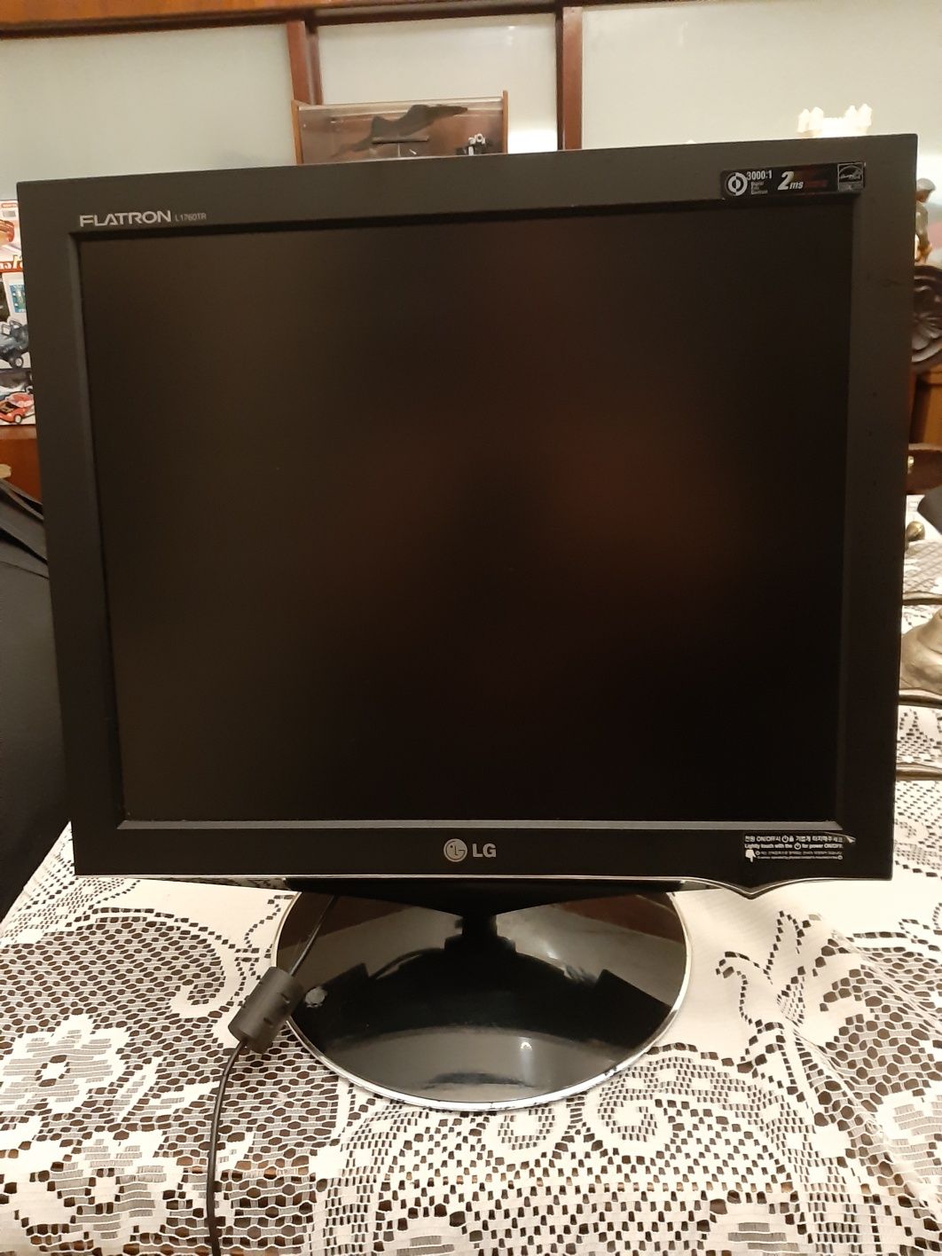 Monitor LG Flatron L1760TR