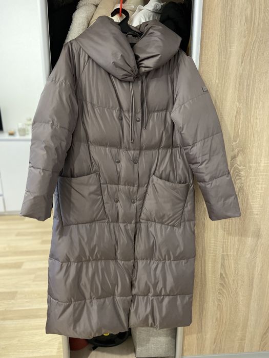 Пуховик зимовий , плащ