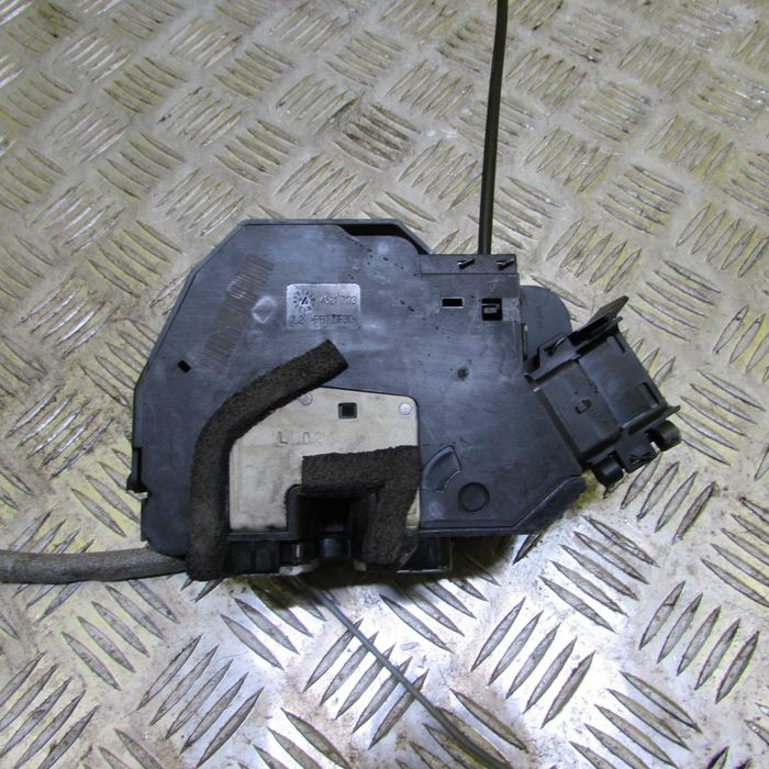 Замок дверей Рено Трафик 3 лівий Опель Виваро Trafic Vivaro