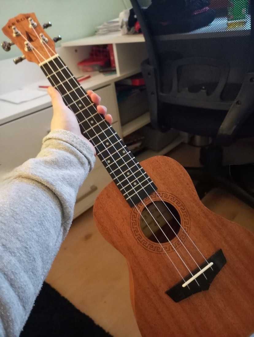 Ukulele koncertowe dla początkujących mahoń Arrow