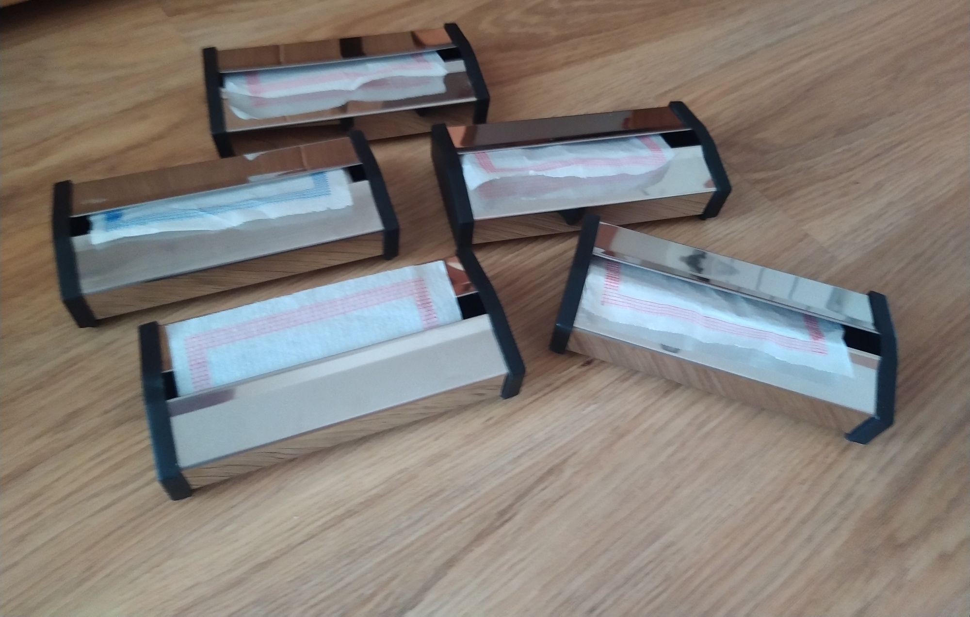 Conjunto de 5 dispensadores de guardanapos em inox e plástico